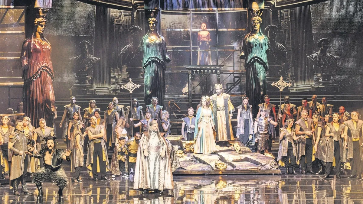 Bir Anadolu Hikâyesi dünya prömiyerini AKM’de yaptı